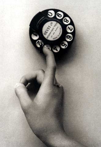 Fotografía de Alfonso (1926), de la serie  Cómo marcar un número. 