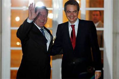 Zapatero se reúne en privado con Schröder