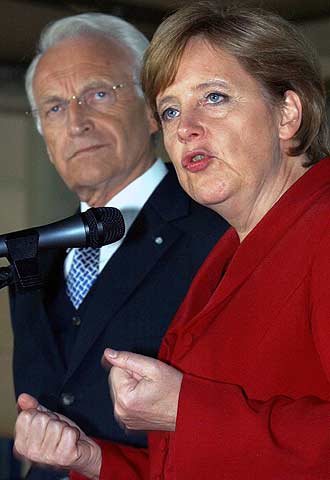 Angela Merkel y Edmund Stoiber, en su rueda de prensa de ayer.