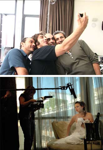 Arriba, de izquierda a derecha, Fernández, Bardem, Tosar y Barroso, en el rodaje de  El oficio de actor.  Sobre estas líneas, Coixet graba a Leonor Watling.