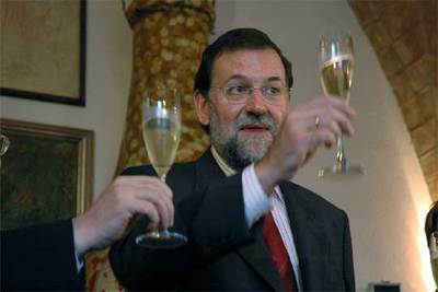 RAJOY BRINDA POR EL CAVA CATALÁN.
