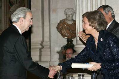 Gelman recibe el Premio Reina Sofía de Poesía Iberoamericana