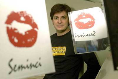 El director de cine Daniel Cebrián, ayer en Valladolid donde fue galardonado con el Premio Pilar Miró al Mejor Nuevo Director por  Segundo asalto .