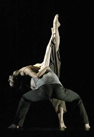 Ana Teresa Gonzaga y Dimo Kirilov, en  Herrumbre,  de Duato.