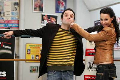 Daniel Guzmán y Natalia Verbeke, durante la presentación de  A golpes. 