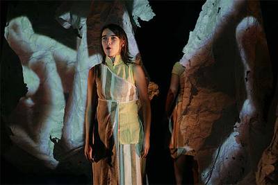 Un ensayo de 'Stabat', obra con la que se ha iniciado el programa del X Festival de Ópera de Bolsillo en Barcelona.