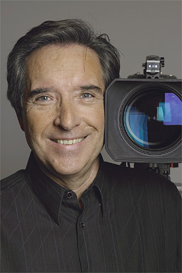 Uno de los grandes comunicadores de este país presentará los informativos. Estará en pantalla por la noche,rnde lunes a viernes. 