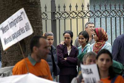 CARAVANA CONTRA LA VALLA EN CEUTA
