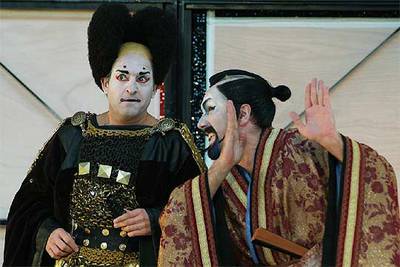 Una imagen del montaje 'El Mikado', de Dagoll Dagom.