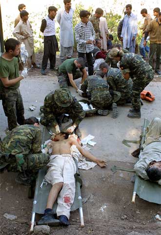 Los españoles ayudan en Cachemira