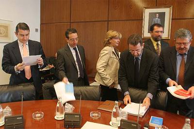 De izquierda a derecha, Antonio Sanz, Rafael Salas, Concha Caballero, Manuel Gracia, Ildefonso Dell'Olmo y Antonio Romero.