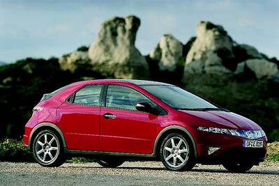 El nuevo Civic no se parece a ningún otro modelo. La arquitectura de la carrocería y los detalles estéticos se alejan de los patrones habituales.