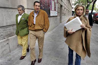 PASEO POR VALENCIA DURANTE EL ACTO DE LA FERIA