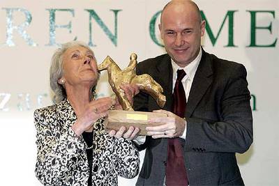 HOMENAJE AL PRIMER ARARTEKO