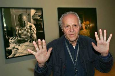 Henry M. Buhl, delante de una foto de Picasso, en el Guggenheim Bilbao.