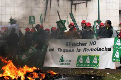 Protesta de remolacheros castellanos por la reforma del mercado del azúcar