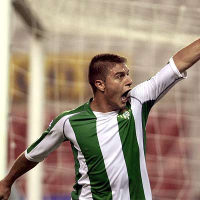  Fecha y ludar de nacimiento : 21-07-1981, El Puerto de Santa María.rn Demarcación : Mediocampistarn Equipo : Betis