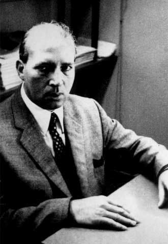 El escritor barcelonés Juan Eduardo Cirlot (1916-1973).