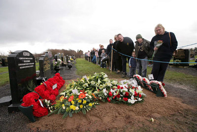 Belfast, profundamente dividida en dos bandos, olvida sus diferencias para despedir al mítico futbolista norirlandés.