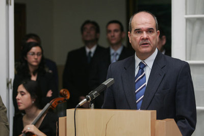 Chaves pide al PP que participe en el debate catalán