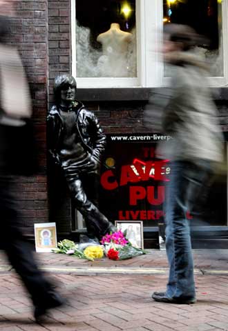  The Cavern,  el local donde comenzaron los Beatles, centró el homenaje de Liverpool.