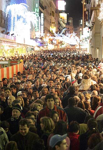 Oleada de compradores en el puente