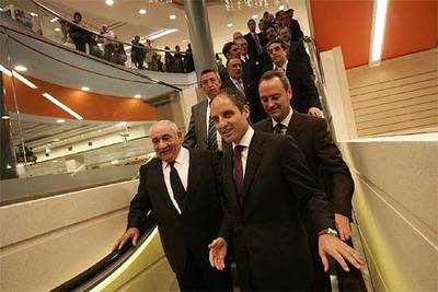 CAMPS ASISTE A LA INAUGURACIÓN DEL CENTRO COMERCIAL