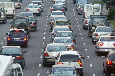 El acceso por carretera a la ciudad de Valencia desde la autovía A3, en una imagen captada ayer por la tarde.