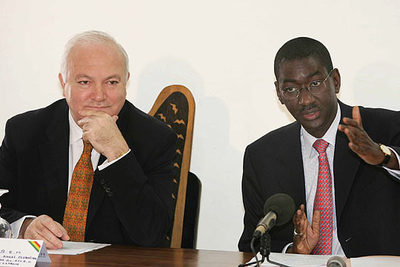 Miguel Ángel Moratinos y su homólogo de Malí, Moctar Ouane, durante la rueda de prensa en Bamako.