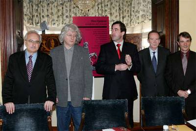 Jorge Urrutia, Péter Esterházy, Luis G. Canido, José Manuel Blecua y Joan Tarrida (de izquierda a derecha).