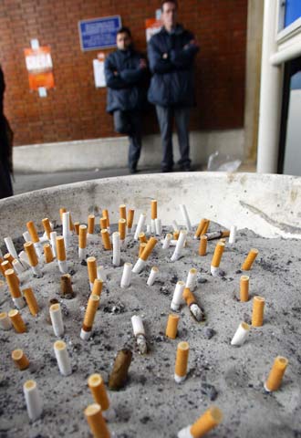 Cenicero en un centro de trabajo.