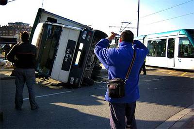 El Trambaix sufre dos accidentes en un día