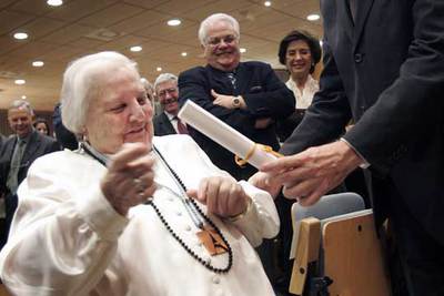 Carmen Balcells, durante su investidura como doctora  honoris causa   por la Autónoma de Barcelona .