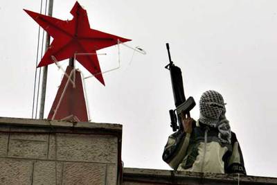 Una veintena de milicianos toman el Ayuntamiento de Belén