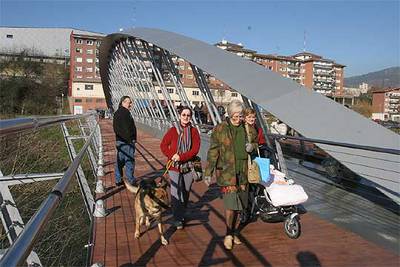 PASARELA PARA EL METRO EN ETXEBARRI