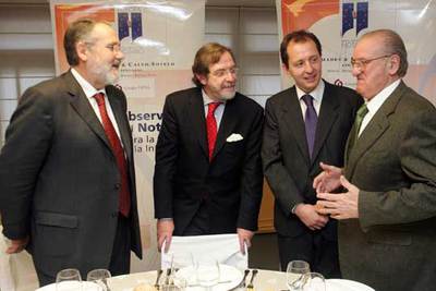 Cebrián: "El futuro de los medios de comunicación es el teléfono móvil"