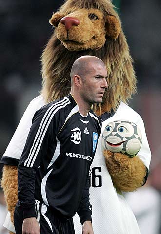 Zidane y Ronaldo, contra la pobreza