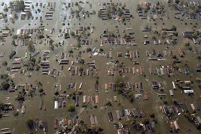 Vista aérea de un barrio de Nueva Orleans tras el paso del huracán Katrina.