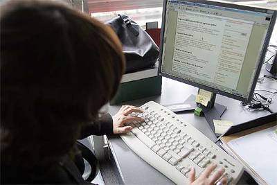 Más de 120.000 españoles solicitan cada mes una línea ADSL.