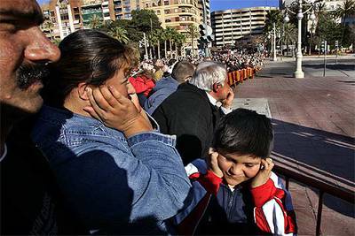 Valencia recibe 2006 con una 'mascletà'