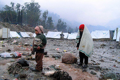 LA NEUMONÍA MATA A 35 NIÑOS EN PAKISTÁN