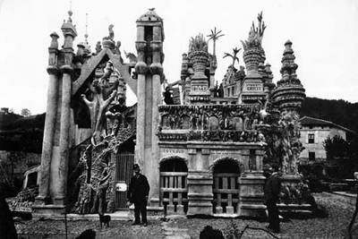 El  Palacio I deal  del cartero Cheval, una de las obras de la exposición   Dubuffet & l'art brut. 