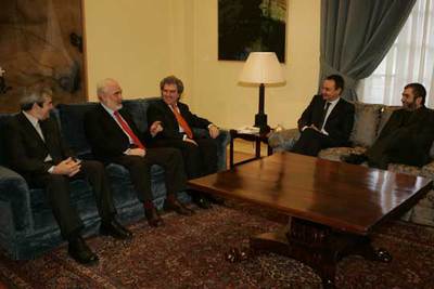 Zapatero conoce los planes del Cervantes en sus 15 años