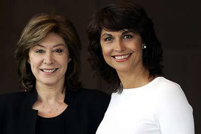 Fiorella Faltoyano, a la izquierda, y Cristina Higueras, en la presentación de  La calumnia  en Bilbao.