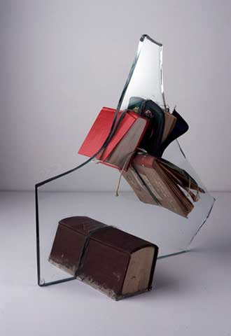  Good is great,  de John Latham.