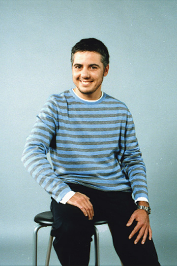 Miembro de una familia de empresarios. Desea cambiarrnsu nombre y su sexo sin cirugía genital.