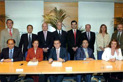 La CNMV reclama que las empresas cotizadas incorporen mujeres a los consejos