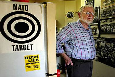 William Blum, autor del libro  Estado sin control , recomendado por Osama Bin Laden.