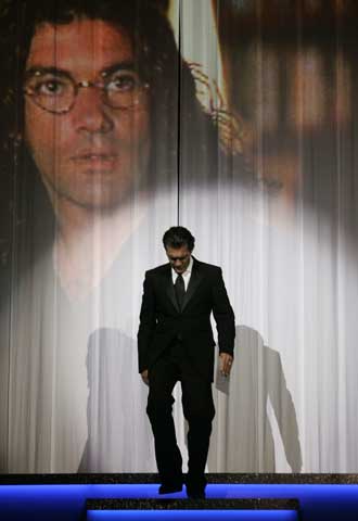 Antonio Banderas, que entregó el premio a la mejor película,  La vida secreta de las palabras. 