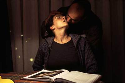 Laia Marull y Luis Tosar, en una imagen de  Te doy mis ojos,  de Icíar Bollaín.